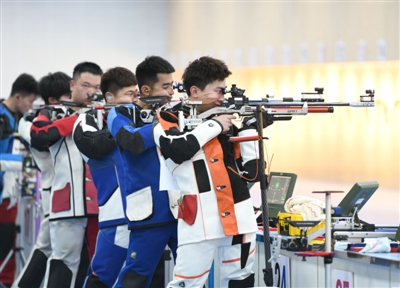3月26日上午，2021年全国射击西北协作区锦标赛在银川打响。 本报记者  高晓刚 摄