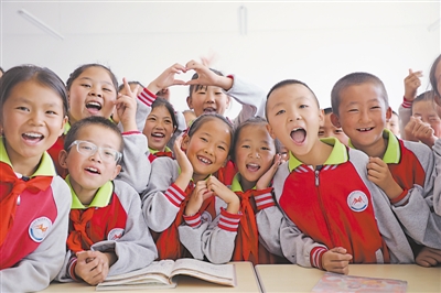 <p>　　西夏区第十七小学搬入新学校。</p>